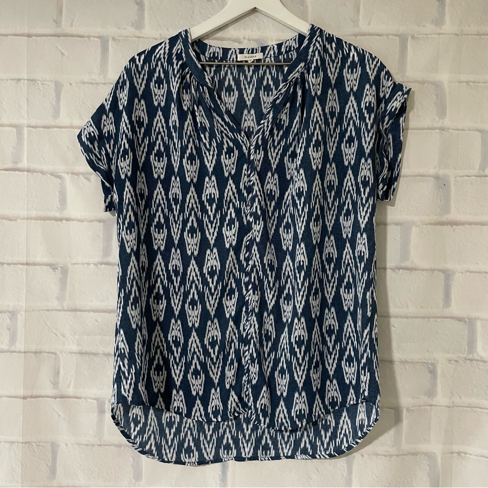 Pleione | V-Neck Geometric Print Cap Sleeve Blouse
